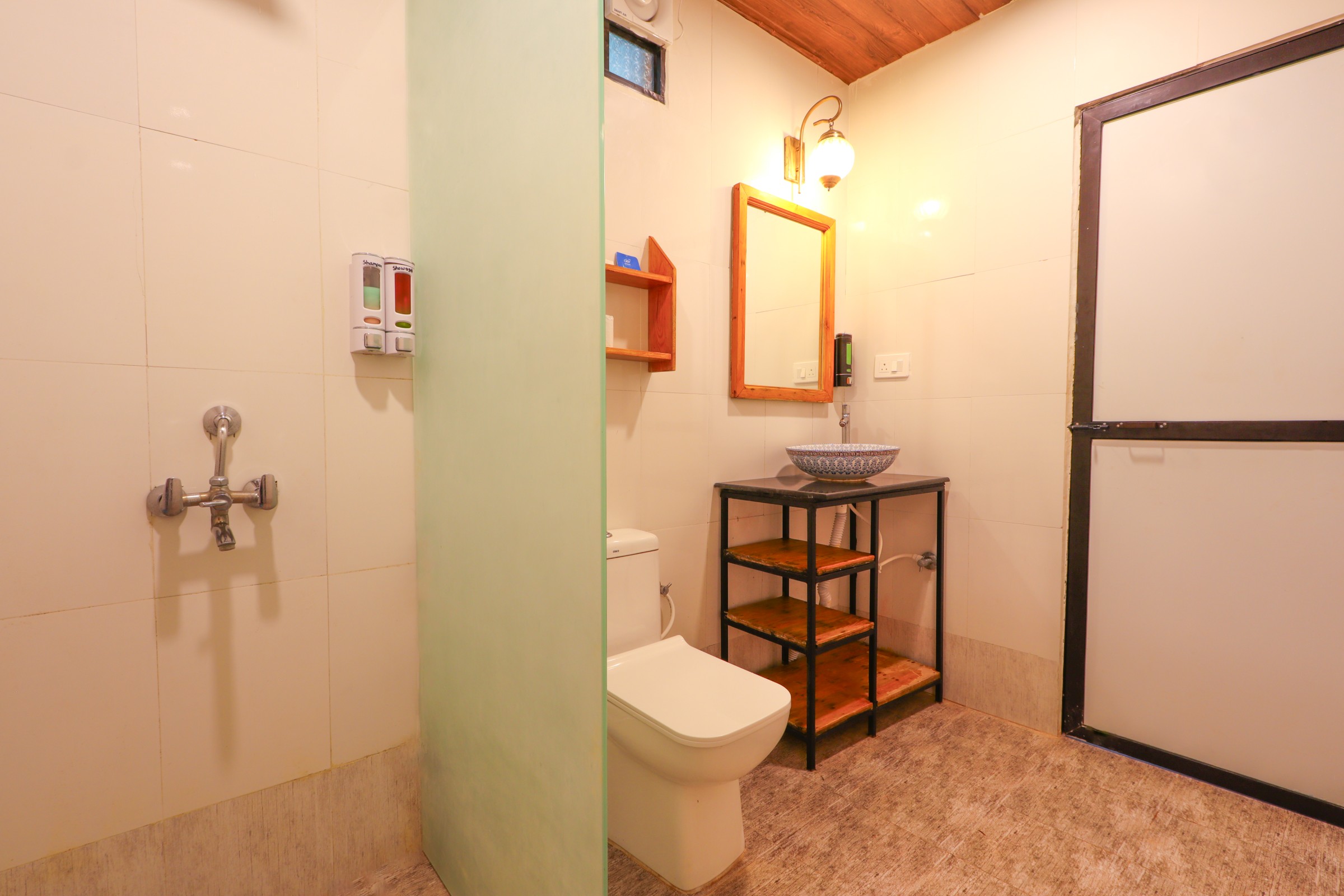 https://simrose-goa.com/stagliveaug/wp-content/uploads/2024/10/Bath3.jpg