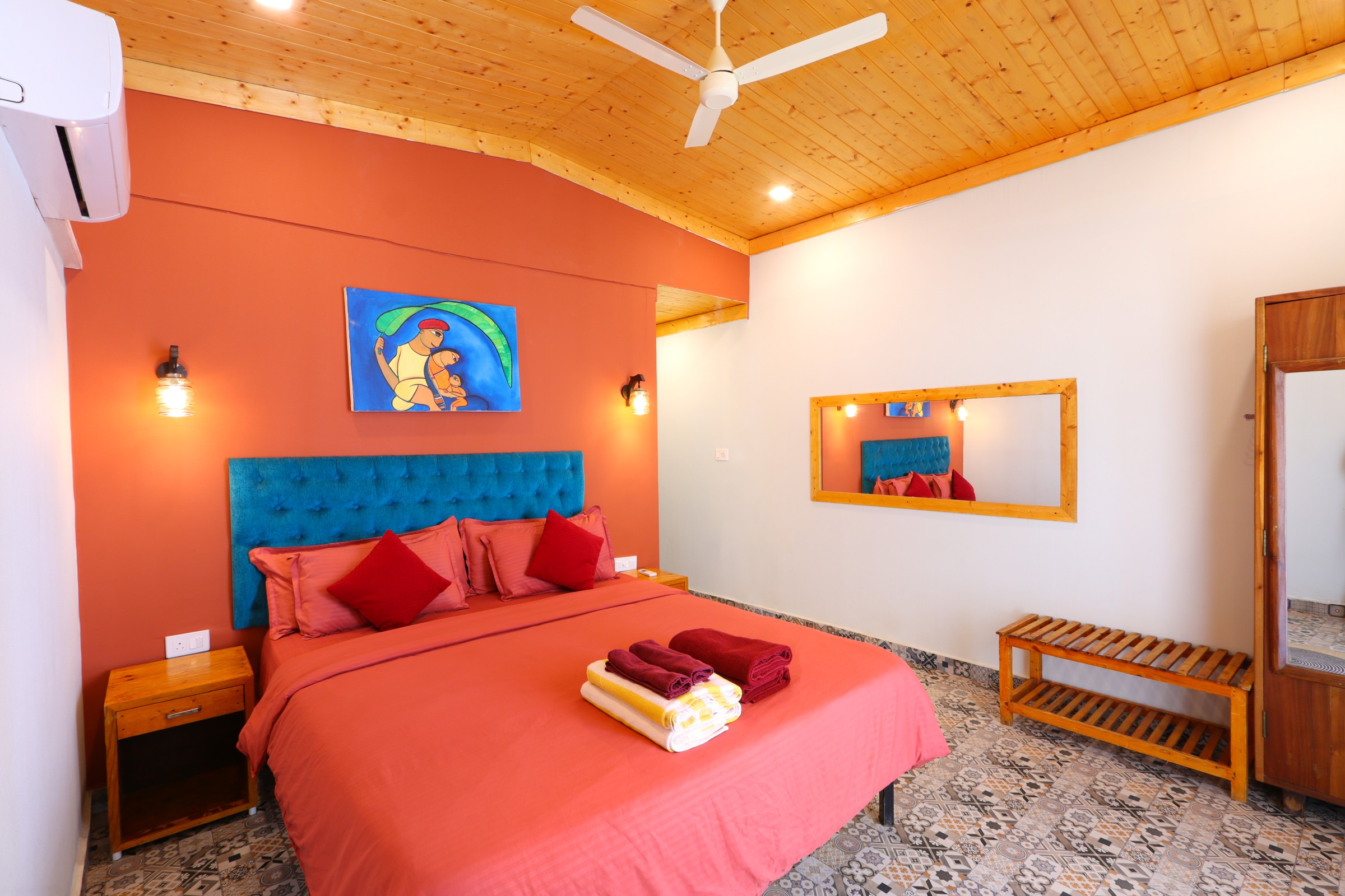 https://simrose-goa.com/stagliveaug/wp-content/uploads/2024/10/Bedroom2-2.jpg