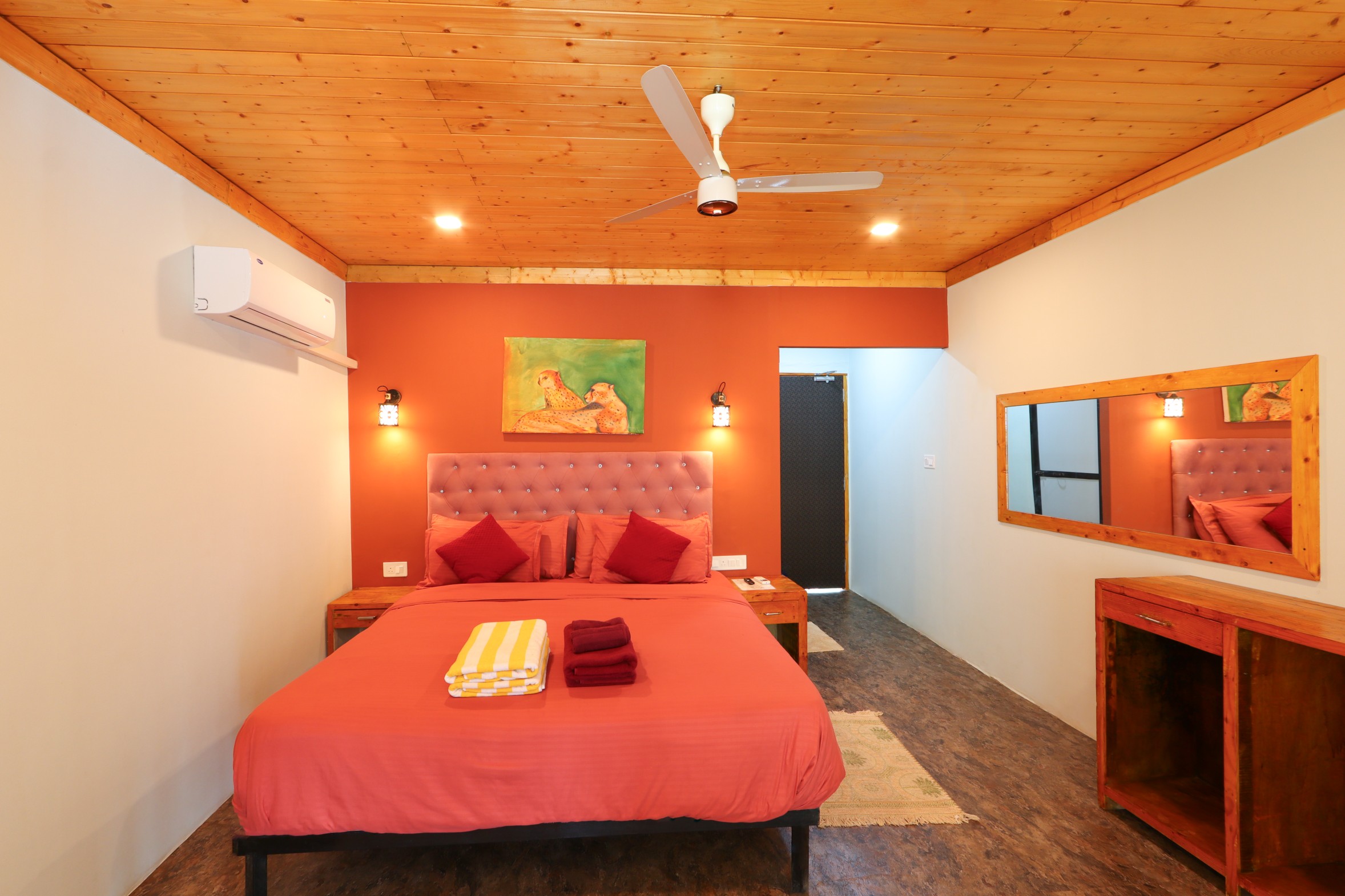 https://simrose-goa.com/stagliveaug/wp-content/uploads/2024/11/Bedroom-4-.jpg