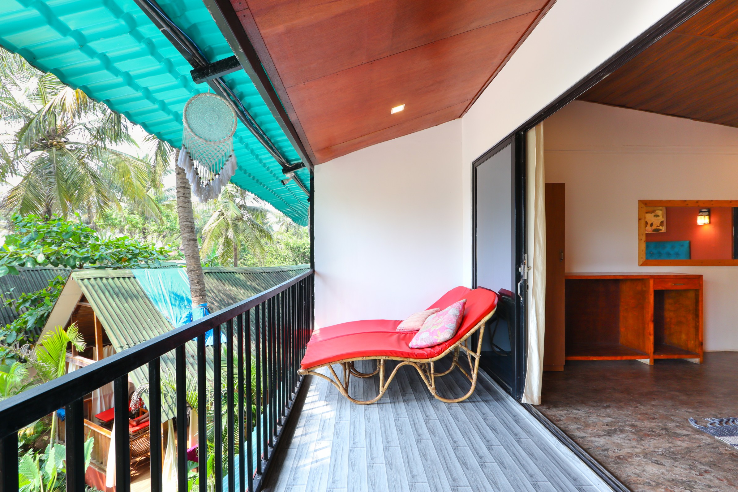 https://simrose-goa.com/stagliveaug/wp-content/uploads/2024/12/Balcony-2.jpg