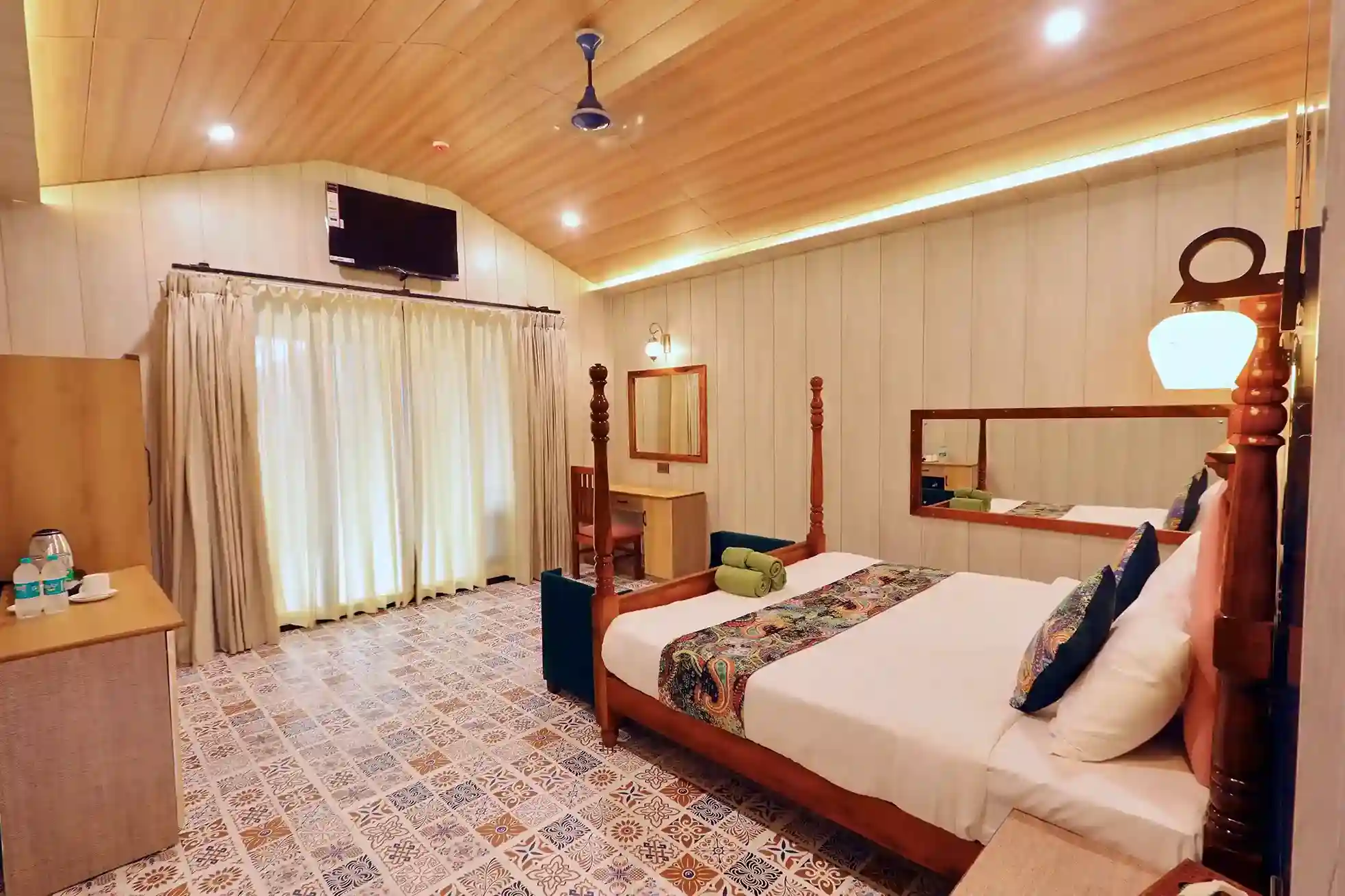Room 9 room 2_4_11zon